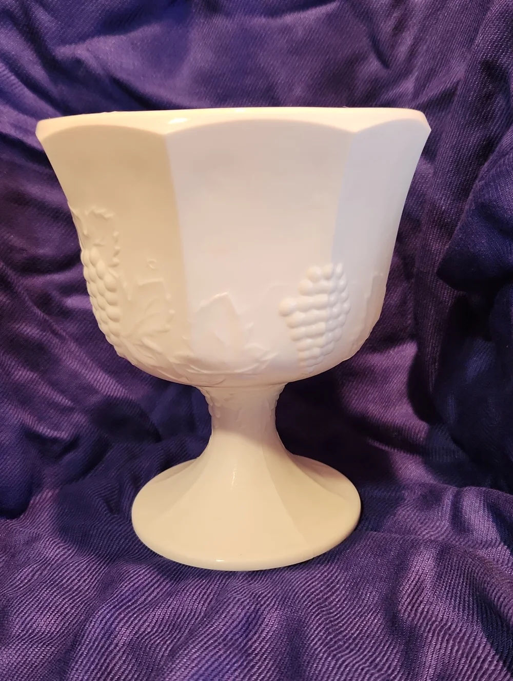 Vintage Indiana Milk Glass. White Embossed Grape Pedestal Bowl - Home Dining